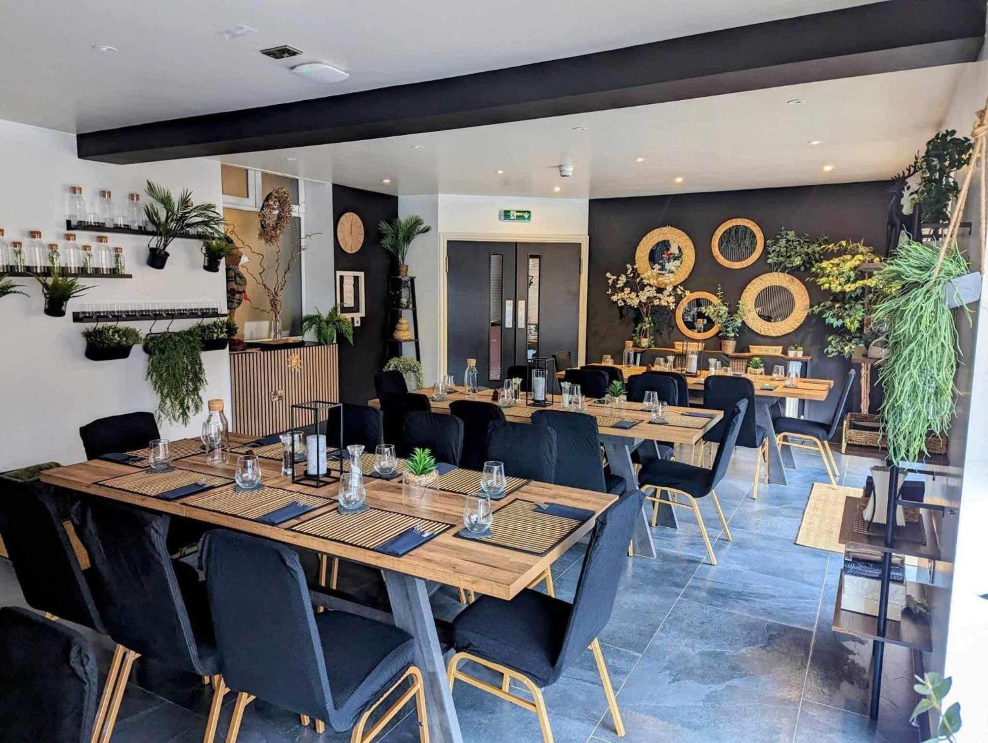 Y Griffin Hotel Penrhyndeudreath Luaran gambar
